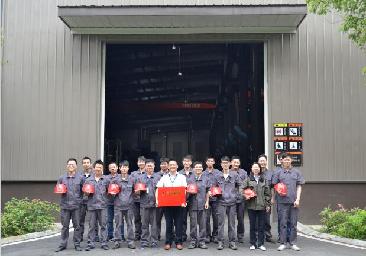  五四青年 | 與時間賽跑，讓機器也有溫度——制造二部喜獲長沙高新區(qū)“工人先鋒號”